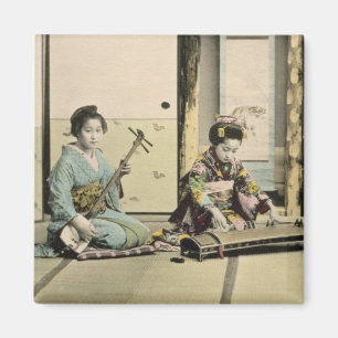 Imán Chicas japoneses que juegan la flauta, el "koto" y