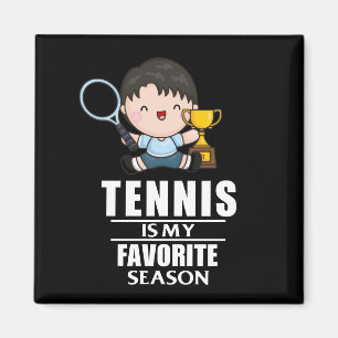 Imán Chico de tenis juega al tenis