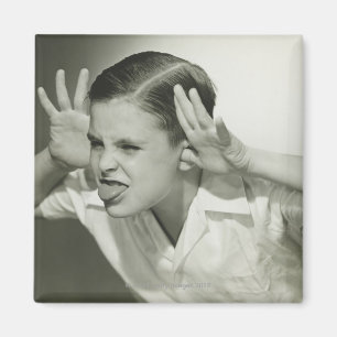 Imán Chico haciendo cara