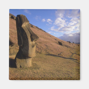 Imán Chile, Isla de Pascua. Ladera con Moai