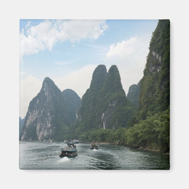 Imán China, Guilin, río Li, botes fluviales bordean la (Frente)