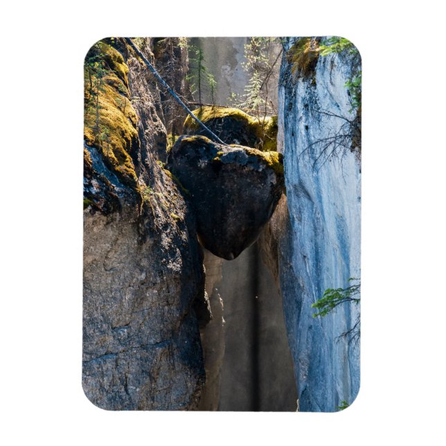 Imán Chockstones en Cañón Maligno - Alberta, Canadá (Vertical)