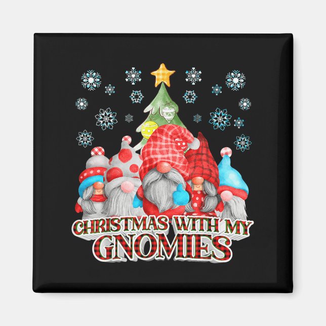 Imán Christmas With My Gnomies Plaid Gnome Group Pajama (Frente)