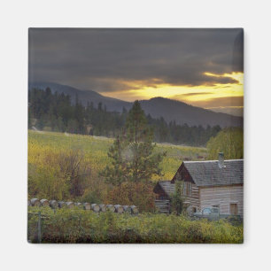 Imán Cielo al atardecer sobre viñedos y cabaña de tronc
