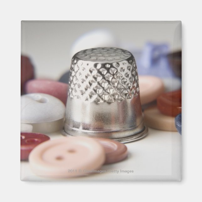 Imán Cierre de botones con un tapón metalizado (Frente)