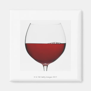 Imán Ciérrese para arriba del vidrio de vino rojo en