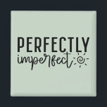 Imán Cita Inspiradora del Boho "Perfectamente imperfect<br><div class="desc">Celebra tu ser único con este imperfecto imperfecto estilo boho inspirador imperfecto. Con una tipografía moderna con letras a mano y tonos suaves y tierra, este imán le da un toque cálido y auténtico a su espacio. Ideal para cualquiera que acepte sus defectos y encuentre fuerza en la autenticidad. Colóquelo...</div>