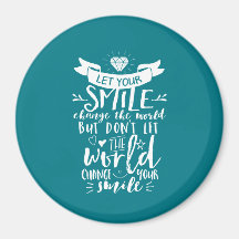 Cita inspiradora sonrisa feliz cambia el mundo