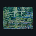 Imán Claude Monet - Nieves por el agua y puente japonés<br><div class="desc">Water Lilies y el Puente Japonés por Claude Monet, 1899. Claude Monet fue fundador de la pintura impresionista francesa, y el profesional más consistente y prolífico de la filosofía del movimiento de expresar las propias percepciones antes que la naturaleza, especialmente cuando se aplicaba a la pintura de paisaje al aire...</div>