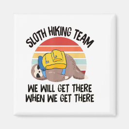Imán Club de Senderismo Retro Sloth - "Llegaremos allá"