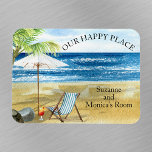 Imán Cóctel Beach Chair Happy Place Cruise Puerta<br><div class="desc">Este diseño puede ser personalizado en el área proporcionada cambiando la foto y/o el texto. O puede personalizarse haciendo clic en Personalizar esta plantilla y, a continuación, eligiendo la opción de hacer clic en el personalizar y eliminando o cambiando el color del fondo, agregando texto, cambiando el color o estilo...</div>