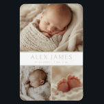 Imán Colaje de Fotos Beige Neutrales de Género para Beb<br><div class="desc">Comparte la alegría de la llegada de tu nuevo bebé con nuestro imán para anunciar el nacimiento con un diseño de collage de fotos moderno y neutral en beige, que incluye tres hermosas fotos de tu pequeño. Este diseño elegante y sofisticado ofrece una distribución contemporánea, enmarcada en tonos suaves de...</div>