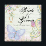 Imán Colección Wings of Love Boda Collection<br><div class="desc">Este conjunto boda fue creado con obras de arte originales de color agua de mano de Audrey Jeanne Roberts. Esta colección es una mezcla ecléctica de criaturas aladas -mariposas y colibríes, mezcladas con adornos paisajistas originales y telas estampadas. El texto con letras a mano en el fondo es tomado de...</div>