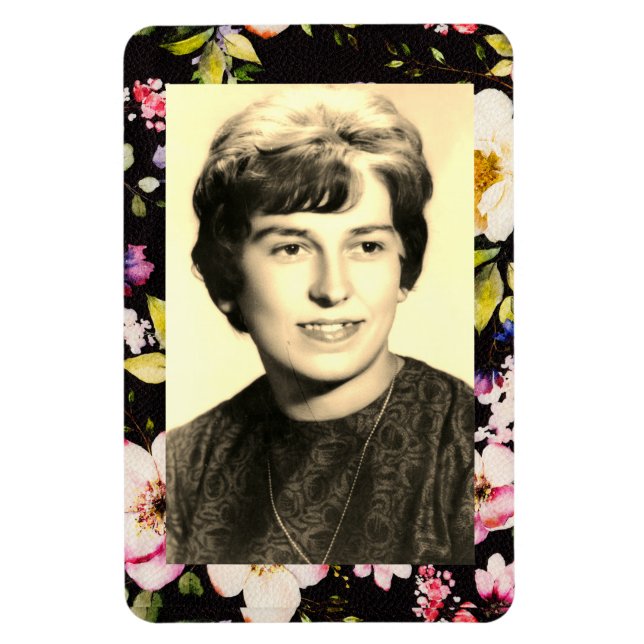 Imán Color de agua rosa Rozas amarillas fondo negro (Vertical)