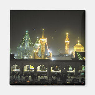 Imán Complejo del santuario del Imam Reza por la noche,
