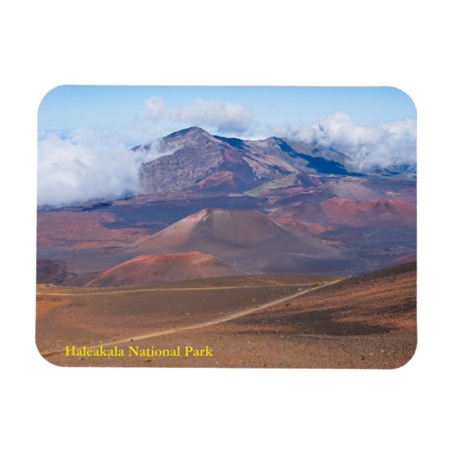 Imán conos de cenizas y montañas del cráter de haleakal (Horizontal)