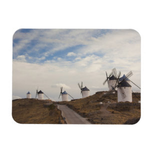 Imán Consuegra, antiguos molinos de viento de La Mancha