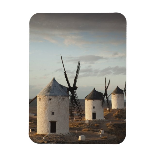 Imán Consuegra, antiguos molinos de viento de La Mancha (Vertical)