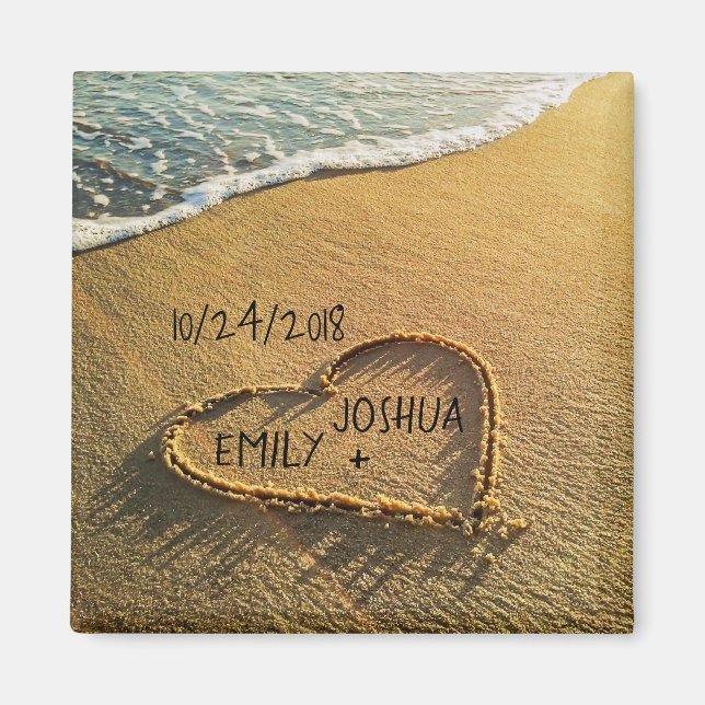 Imán Corazón en la playa de arena tropical (Frente)