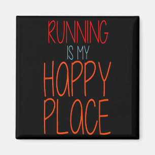 Imán Correr es mi feliz lugar Funny Marathon Runner