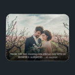 Imán Crea tu propia foto Gracias boda<br><div class="desc">Crea tu propia y elegante foto,  gracias,  boda Magnet. Elegante favor de boda para los invitados bodas. Agrega tu foto,  nombres y fecha para personalizar.</div>