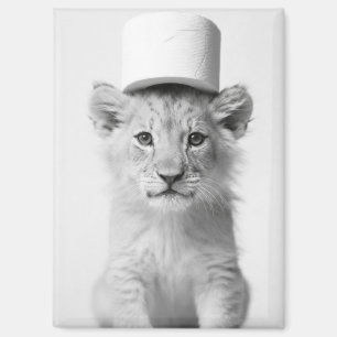 Imán Cría de León Divertida con Papel Higiénico Foto de