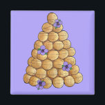 Imán Croquembouche Choux Bun Cream Puffs Boda Pastel<br><div class="desc">El diseño presenta un original ilustracion de marca de una croquembouche, un tradicional pastel boda francés hecho con bollos de bollería choux (puffs), adornado con flores de color púrpura. Ideal para un boda, una ducha de novia o una fiesta de compromiso, o para que la novia sea o una fiesta...</div>