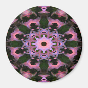 Imán Crowns in Pink.