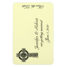 Cruz celta en marfil negro salva la fecha