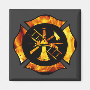 Imán Cruz maltesa llameante del rescate del fuego