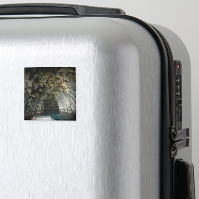 Imán Cueva de Basalto de Columnar en la Isla Akun (In Situ (Equipaje))