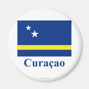 Imán Curaçao señala por medio de una bandera con nomb