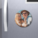 Imán Cute I Love Heart Photo Couples Nombre personaliza<br><div class="desc">Cute I Love Heart Photo Couples Personalized Name Magnets muestra tu foto favorita con el texto "I (love heart) add name" (I (love heart) add name" (Yo amo el corazón) en escritura blanca moderna. Personalice editando el texto en el cuadro de texto proporcionado y agregando su propia imagen. Los regalos...</div>