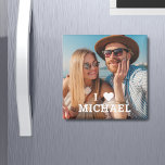 Imán Cute I Love Heart Photo Couples Nombre personaliza<br><div class="desc">Cute I Love Heart Photo Couples Personalized Name Magnets muestra tu foto favorita con el texto "I (love heart) add name" (I (love heart) add name" (Yo amo el corazón) en escritura blanca moderna. Personalice editando el texto en el cuadro de texto proporcionado y agregando su propia imagen. Los regalos...</div>
