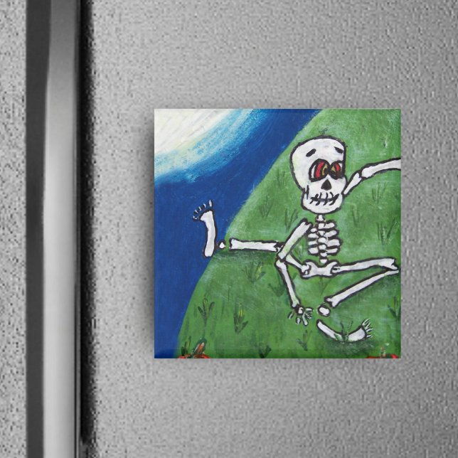 Imán Dancing Funny Skeleton Moon (Silly dancing skeleton under moon on grassy hill on square Halloween magnet.)