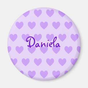 Imán Daniela en morado