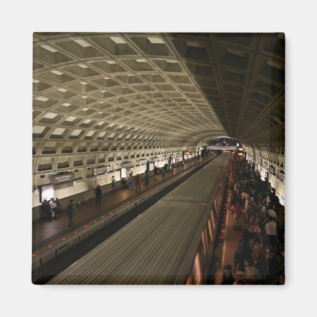Imán de cocina de la estación de metro del distrit (Frente)