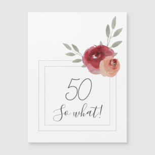 Imán de cumpleaños 50 con flores de acuarela moder