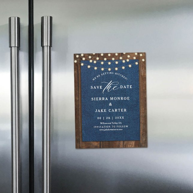 Imán de fecha de reserva de boda rústica con luces (magnet wedding save the date rustic wood dark denim string lights blue white calligraphy chic )