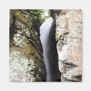 Imán de Helen GA de la cascada de las caídas del