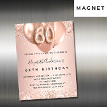 imán de invitación para globos de oro rosa de 60 a<br><div class="desc">Por un elegante cumpleaños número 60. Un fondo dorado rosa. Decorado con oro rosa,  purpurina falso rosa,  chispas y globos. Personalice y agregue un nombre y detalles del fiesta. El nombre está escrito con un guión de estilo con letras a mano,  número 60 con fuentes de estilo globo.</div>