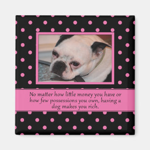 Imán de la cita del perro rosado y negro