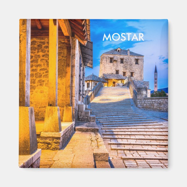 imán de la ciudad vieja de Mostar, Bosnia (Frente)