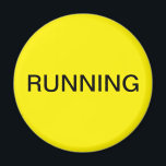 Imán de lavavajillas amarillo en marcha<br><div class="desc">Mínimo "corriendo" imán de cocina para lavavajillas con fondo amarillo que le ayuda con la organización de la cocina. Personalizar con su texto.</div>