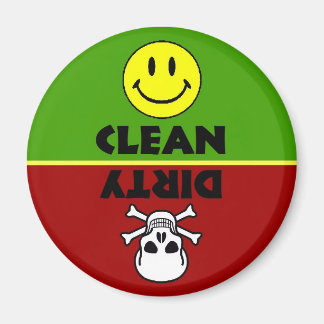 Imán de lavavajillas limpios con cráneo y similitu