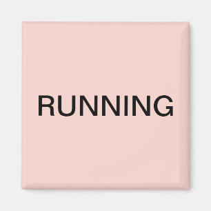 Imán de lavavajillas rosado en marcha