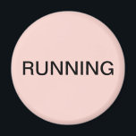 Imán de lavavajillas rosado en marcha<br><div class="desc">Mínimo "corriendo" imán de cocina para lavavajillas con fondo rosa rubor que le ayuda con la organización de la cocina. Personalizar con su texto.</div>