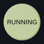 Imán de lavavajillas verde en funcionamiento<br><div class="desc">Mínimo "corriendo" imán de cocina para lavavajillas con un fondo verde sabio que le ayudará con la organización de la cocina. Personalizar con su texto.</div>