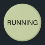 Imán de lavavajillas verde en funcionamiento<br><div class="desc">Mínimo "corriendo" imán de cocina para lavavajillas con un fondo verde sabio que le ayudará con la organización de la cocina. Personalizar con su texto.</div>