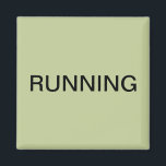 Imán de lavavajillas verde en funcionamiento<br><div class="desc">Mínimo "corriendo" imán de cocina para lavavajillas con un fondo verde sabio que le ayudará con la organización de la cocina. Personalizar con su texto.</div>